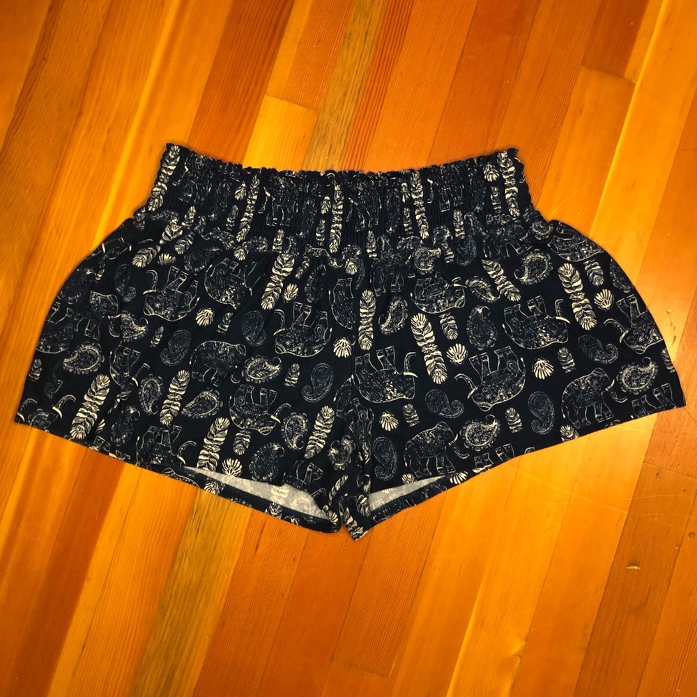 Derek Heart boho print shorts L